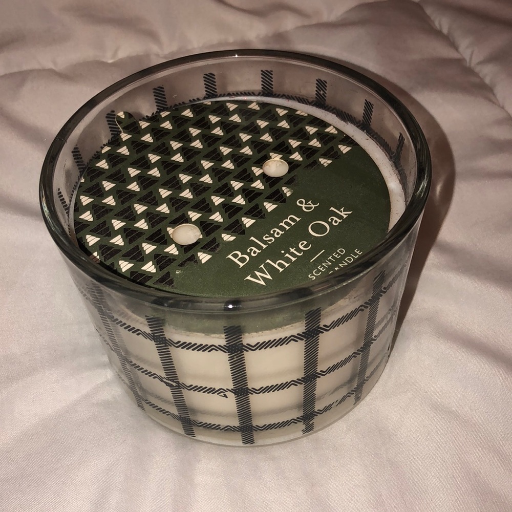 Target 3 wick Candle